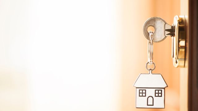 Immediate Home Protection: Benefits of Hiring Local Residential Locksmiths